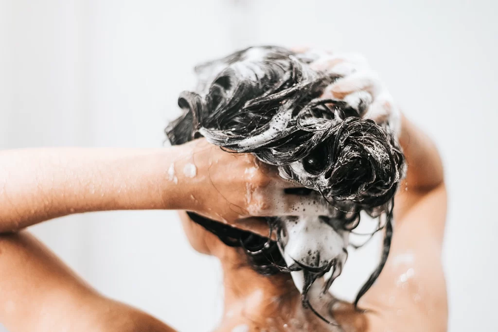 immagine dell'articolo di blog 2P trieste in cui si parla del lavaggio di capelli
